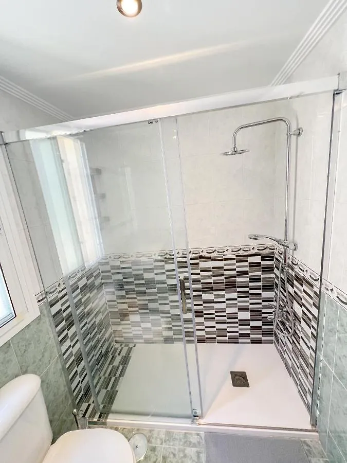 Playaquebrada Beach & Pool Cozy Flat Бенальмадена